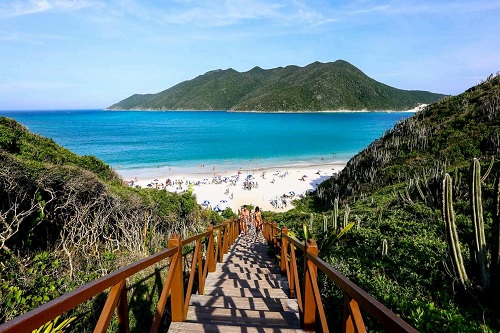 Passeio de dia inteiro a Arraial do Cabo com Passeio de Escuna